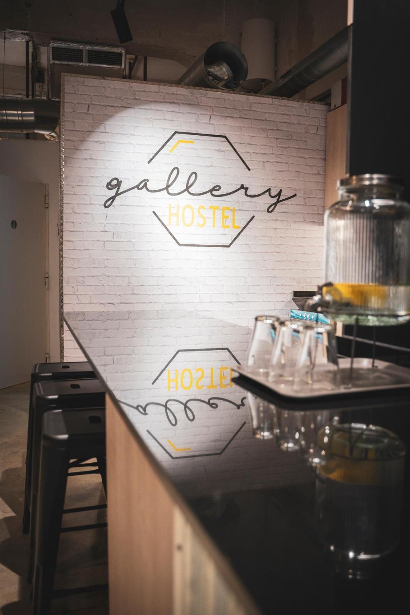 Gallery Hostel Madrid Residencia 外观 照片