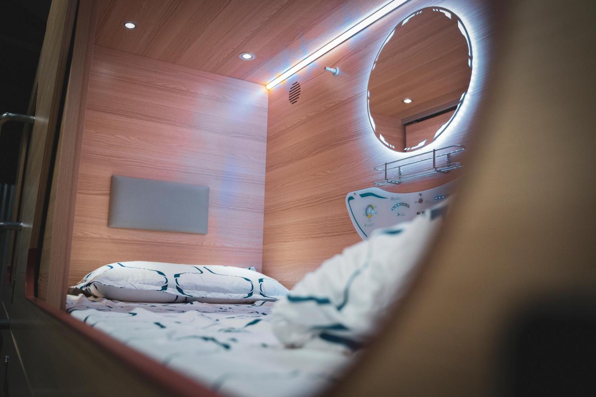 Gallery Hostel Madrid Residencia 外观 照片