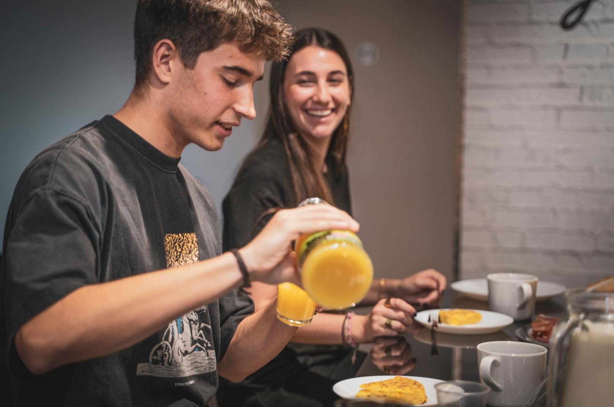 Gallery Hostel Madrid Residencia 外观 照片