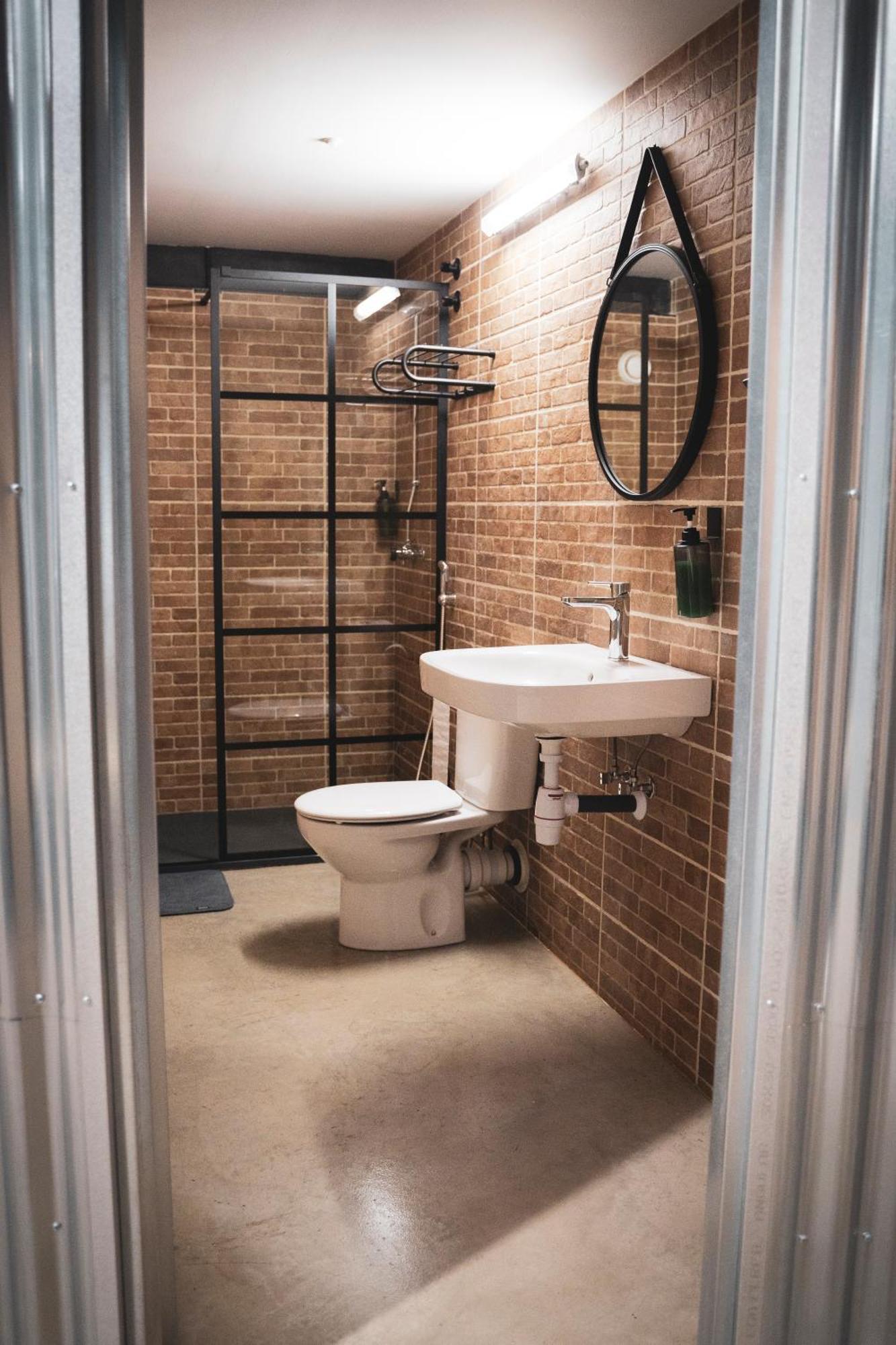 Gallery Hostel Madrid Residencia 外观 照片