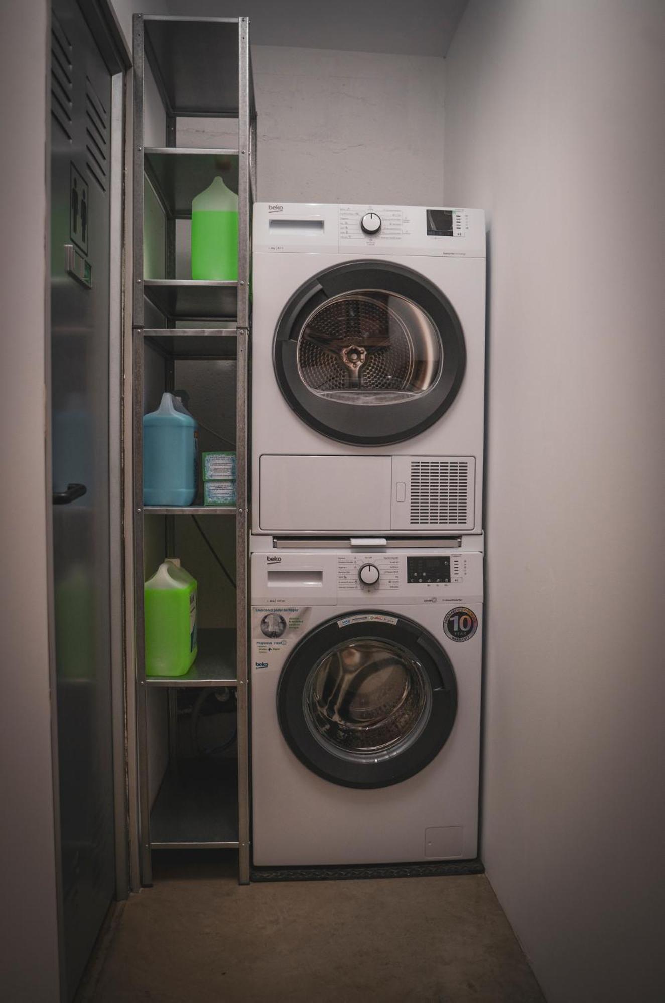 Gallery Hostel Madrid Residencia 外观 照片